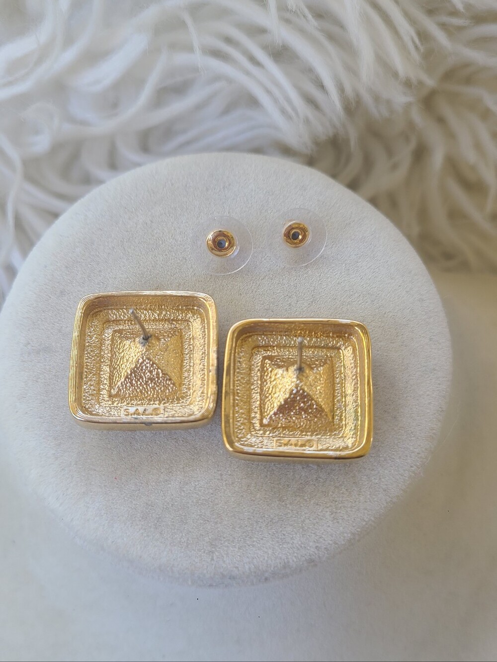 SAL By Swarovski Gold Toned Square Stud Earrings- Good Vintage Condition - Picture 5 of 8